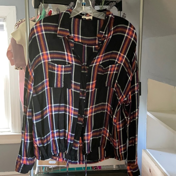 Button down - Picture 1 of 1